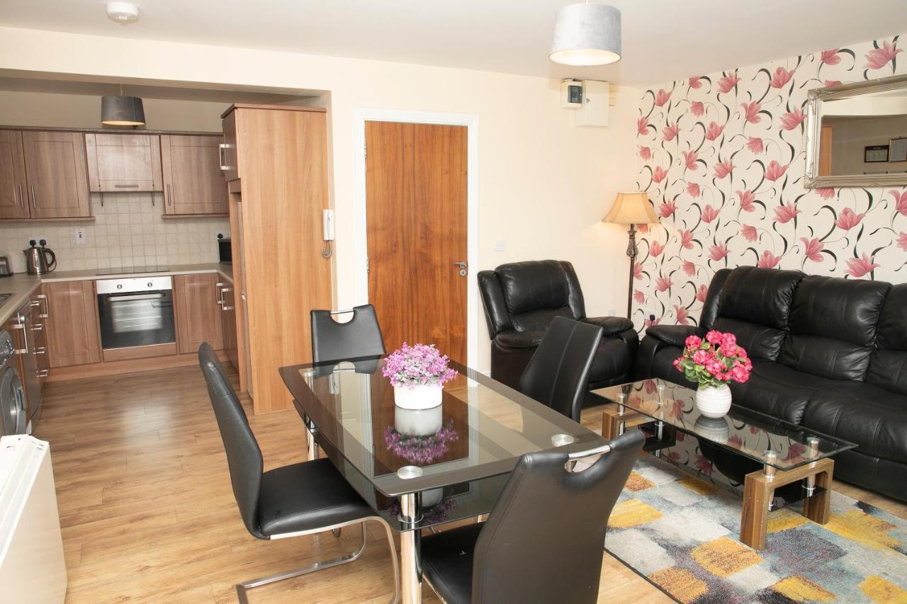 Arch House Apartments Атлоун Екстериор снимка