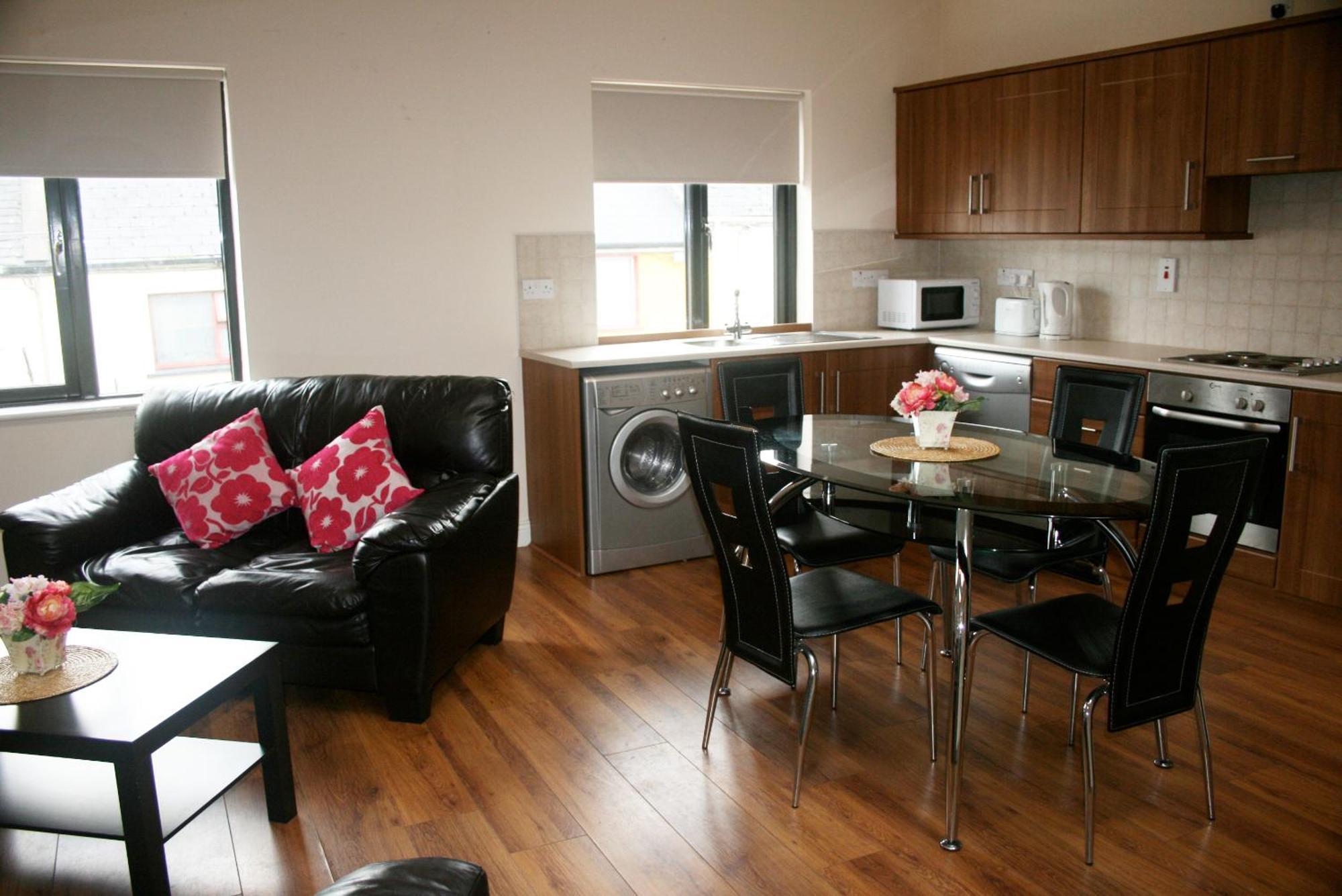 Arch House Apartments Атлоун Екстериор снимка