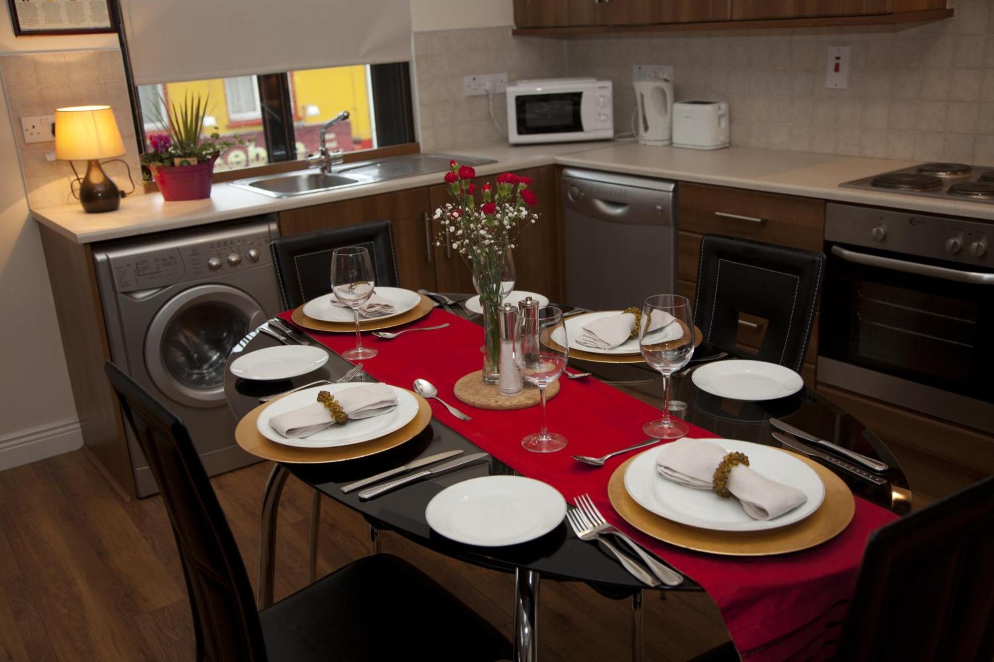 Arch House Apartments Атлоун Екстериор снимка