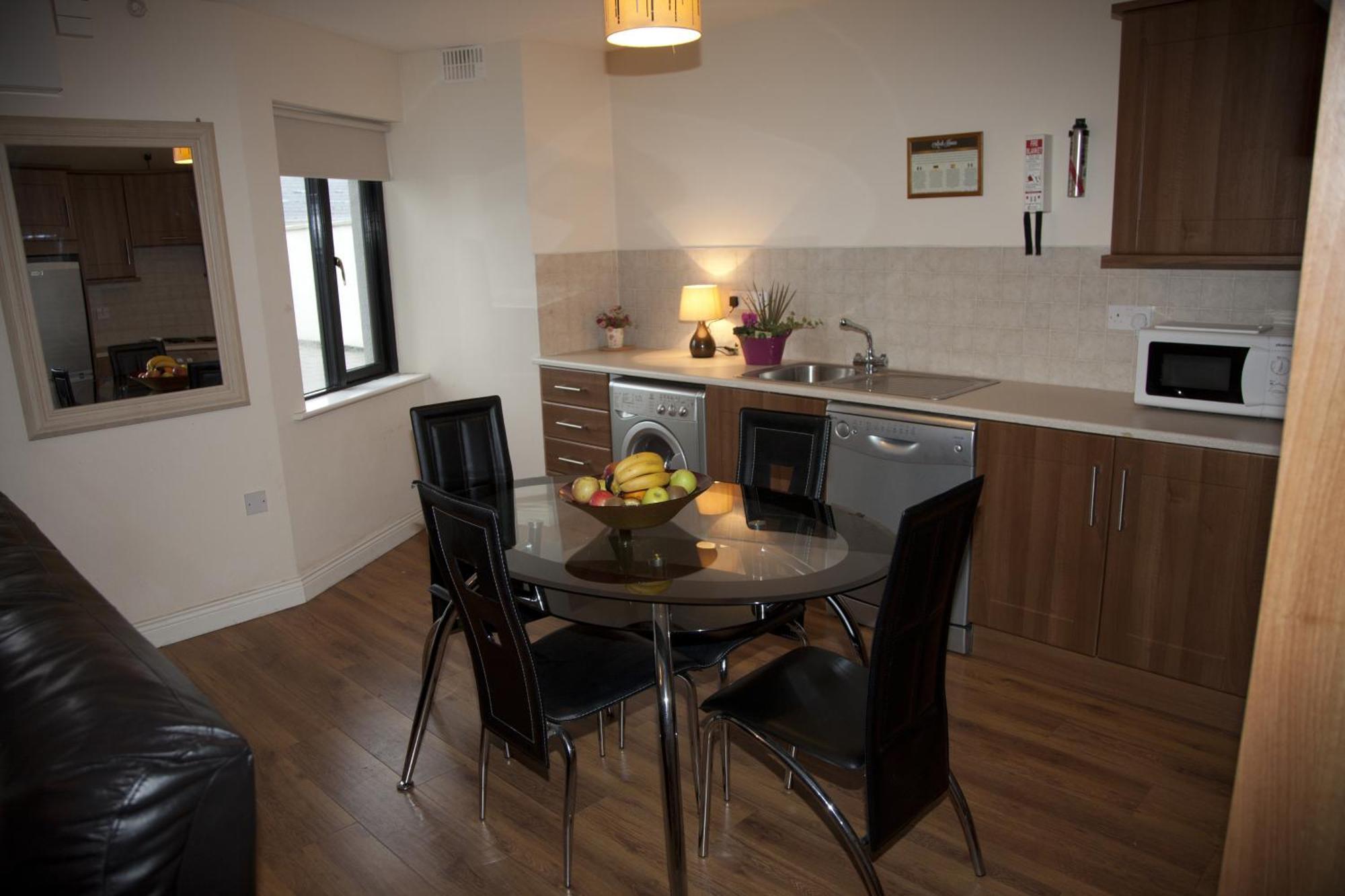 Arch House Apartments Атлоун Екстериор снимка