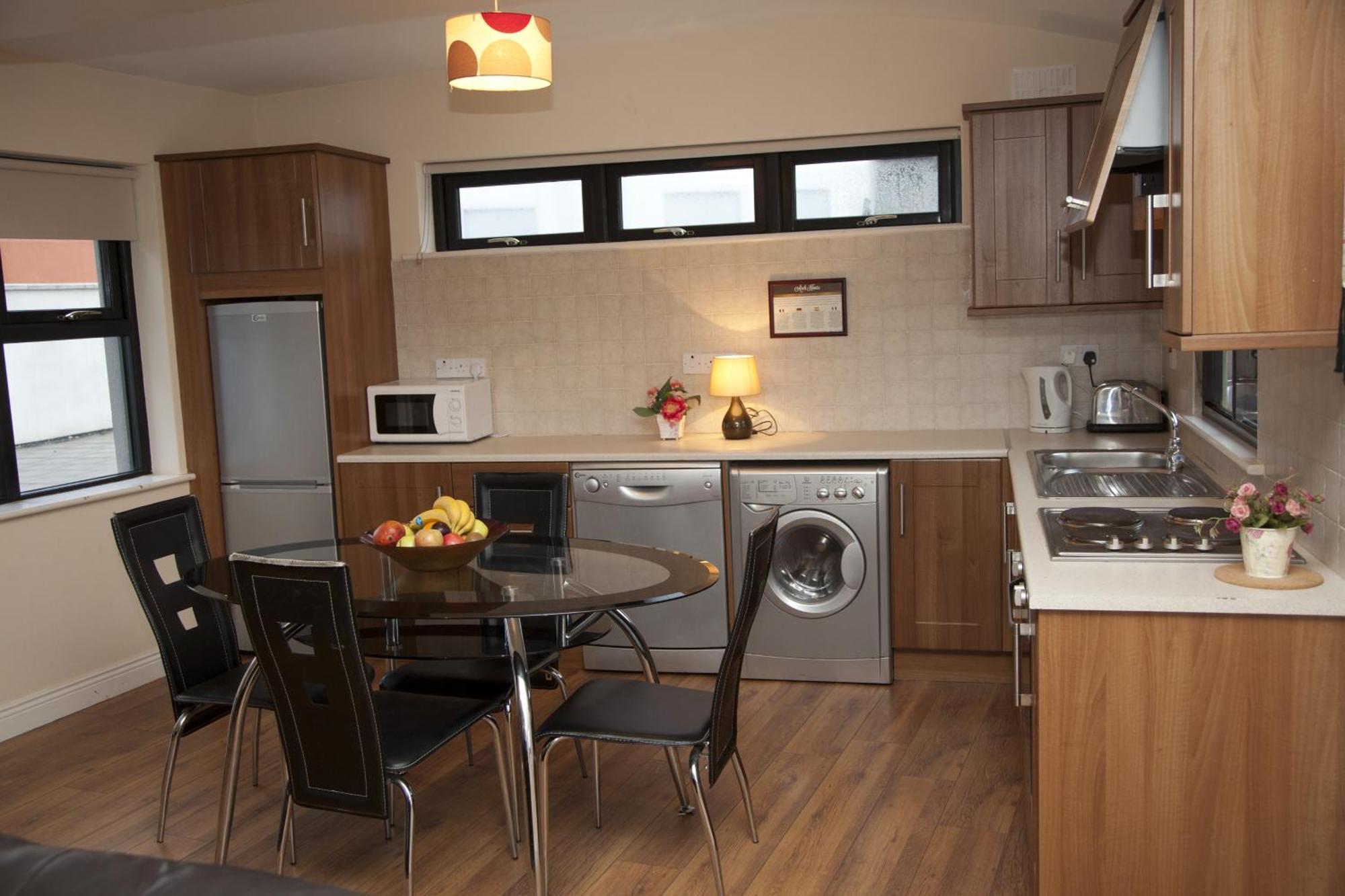 Arch House Apartments Атлоун Екстериор снимка